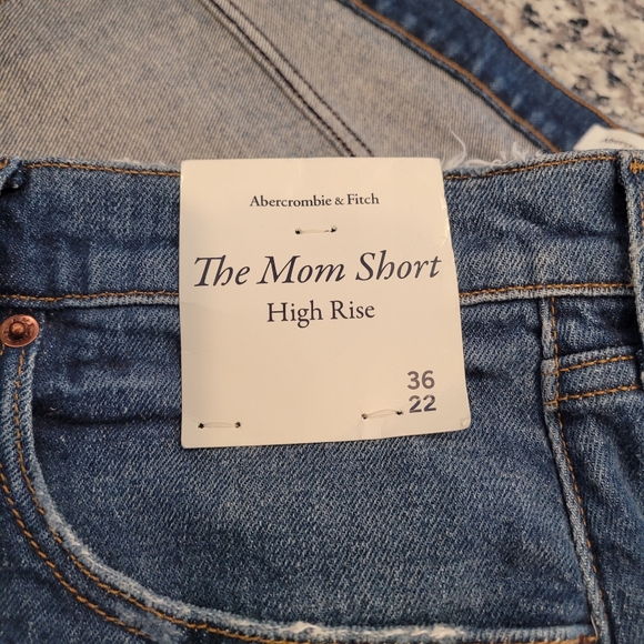 Abercrombie and Fitch Blue Denim High Rise Mom Shorts 36/22 Distressed Grunge - Picture 8 of 8